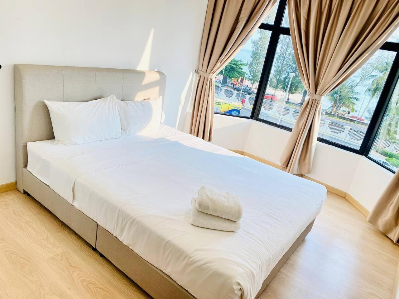 Mutiara Melaka Beach Resort By Glex Tangga Batu Exteriör bild